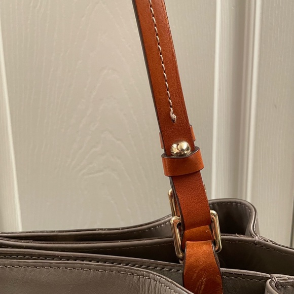 ❤️Dooney and Bourke EUC tote bag. - Picture 15 of 16